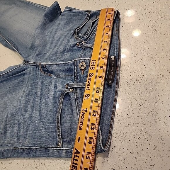 Levi's Size 27 Slight Curve Jeans Mid Rise Skinny Light Wash Faded Broken In - Picture 4 of 5